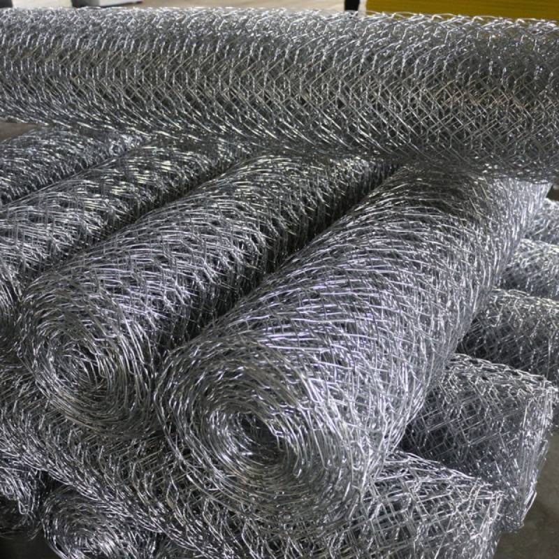 rail fence with wire mesh
