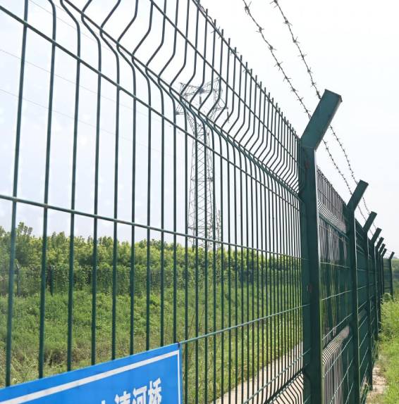 commercial chain link fence installation